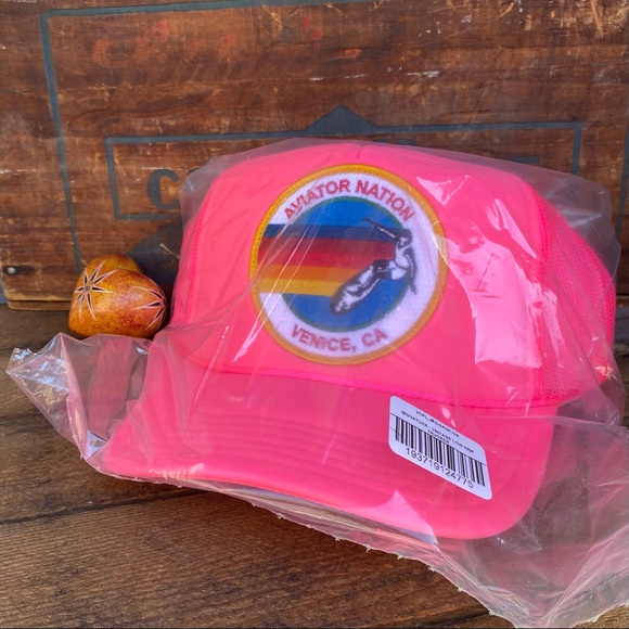 🆕✨AVIATOR NATION NEON PINK WITH VENICE LOGO PATCH MESH TRUCKER HAT O/S NWT - Picture 2 of 6